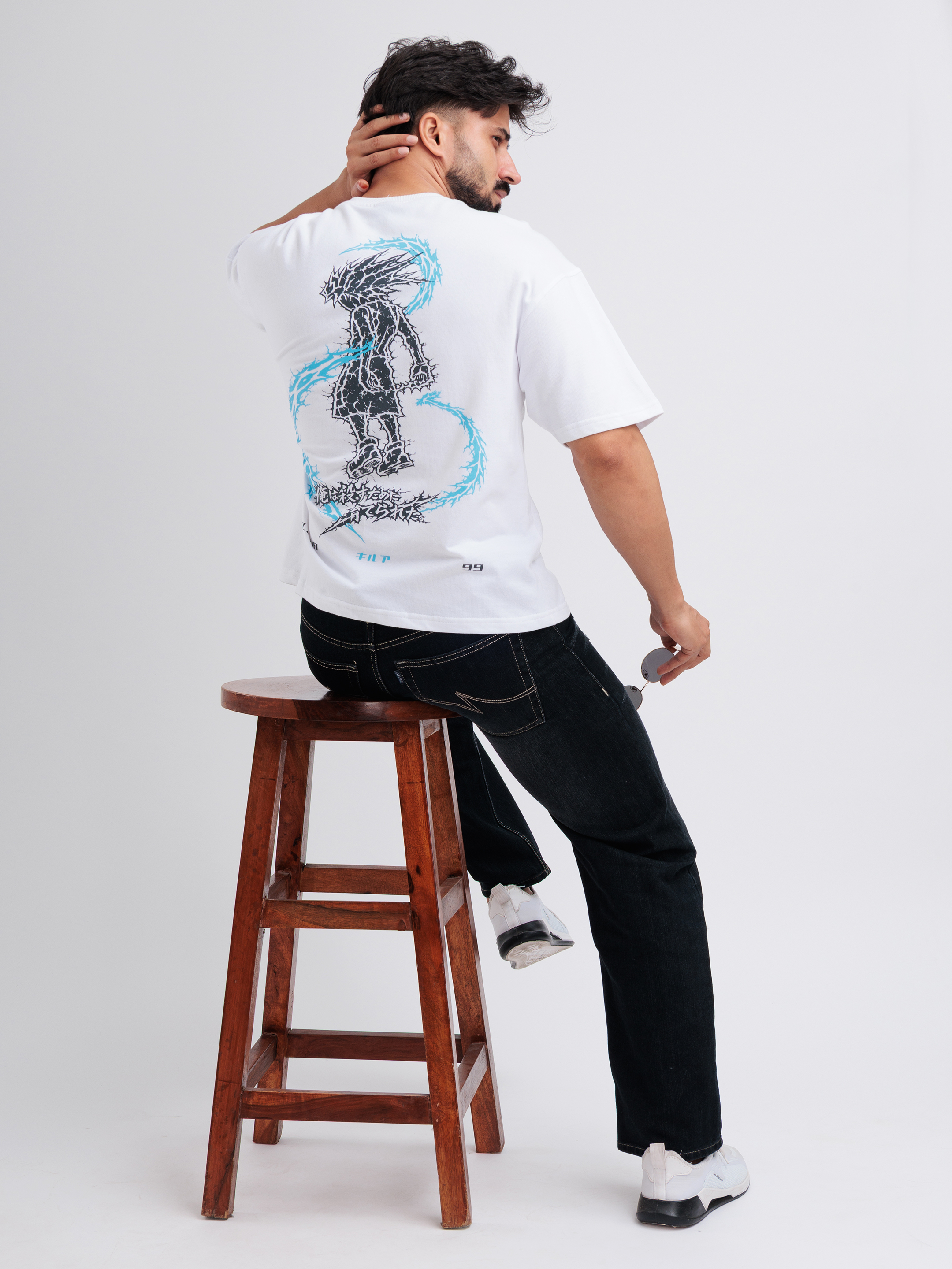Killua Anime Oversized Graphic T-Shirt - View 4